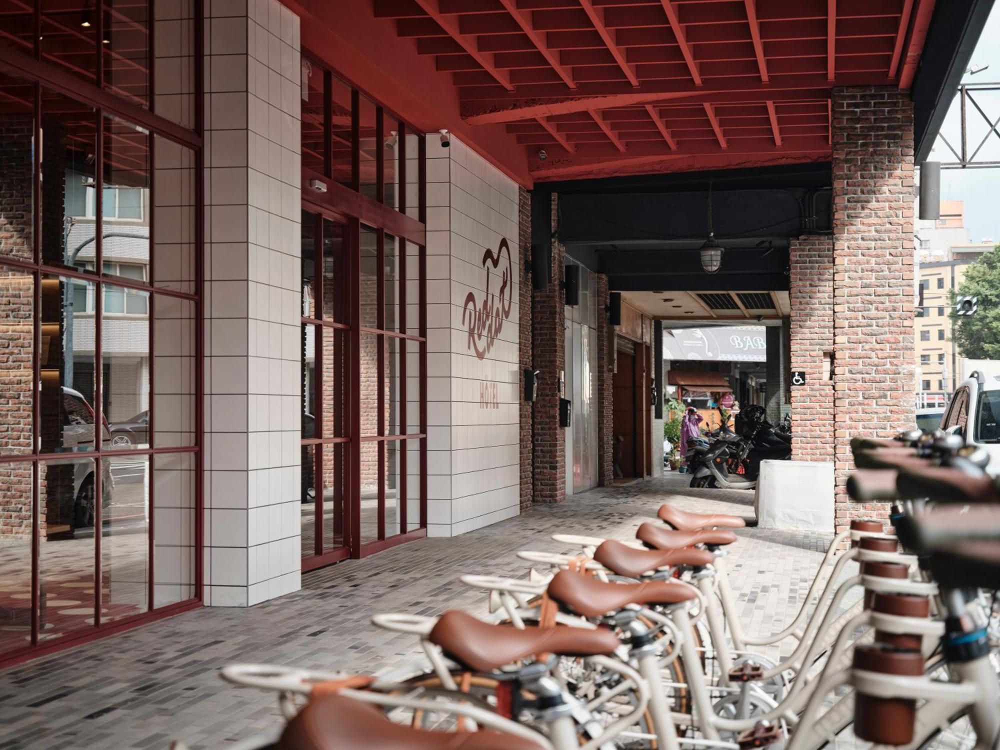Reddot Hotel Taichung Exterior photo