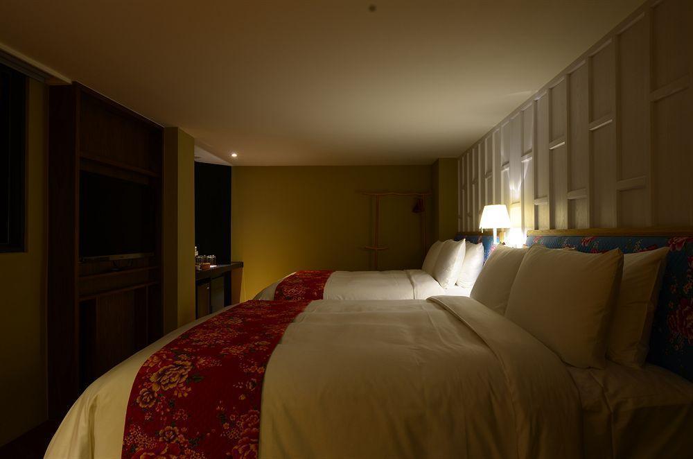 Reddot Hotel Taichung Exterior photo