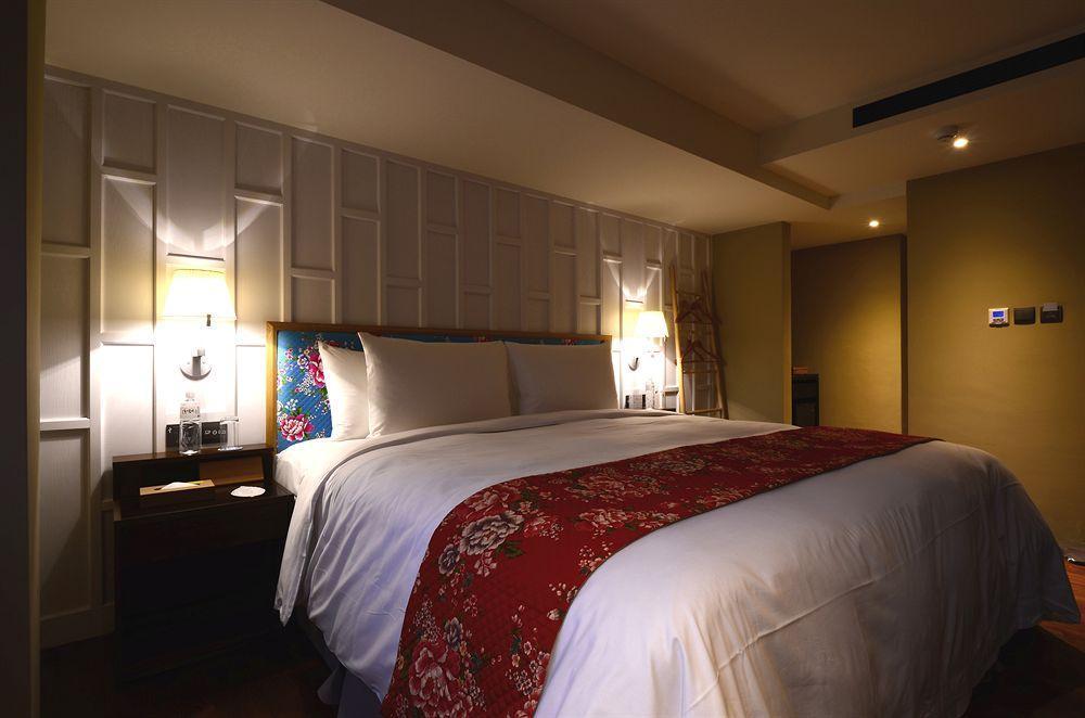 Reddot Hotel Taichung Exterior photo